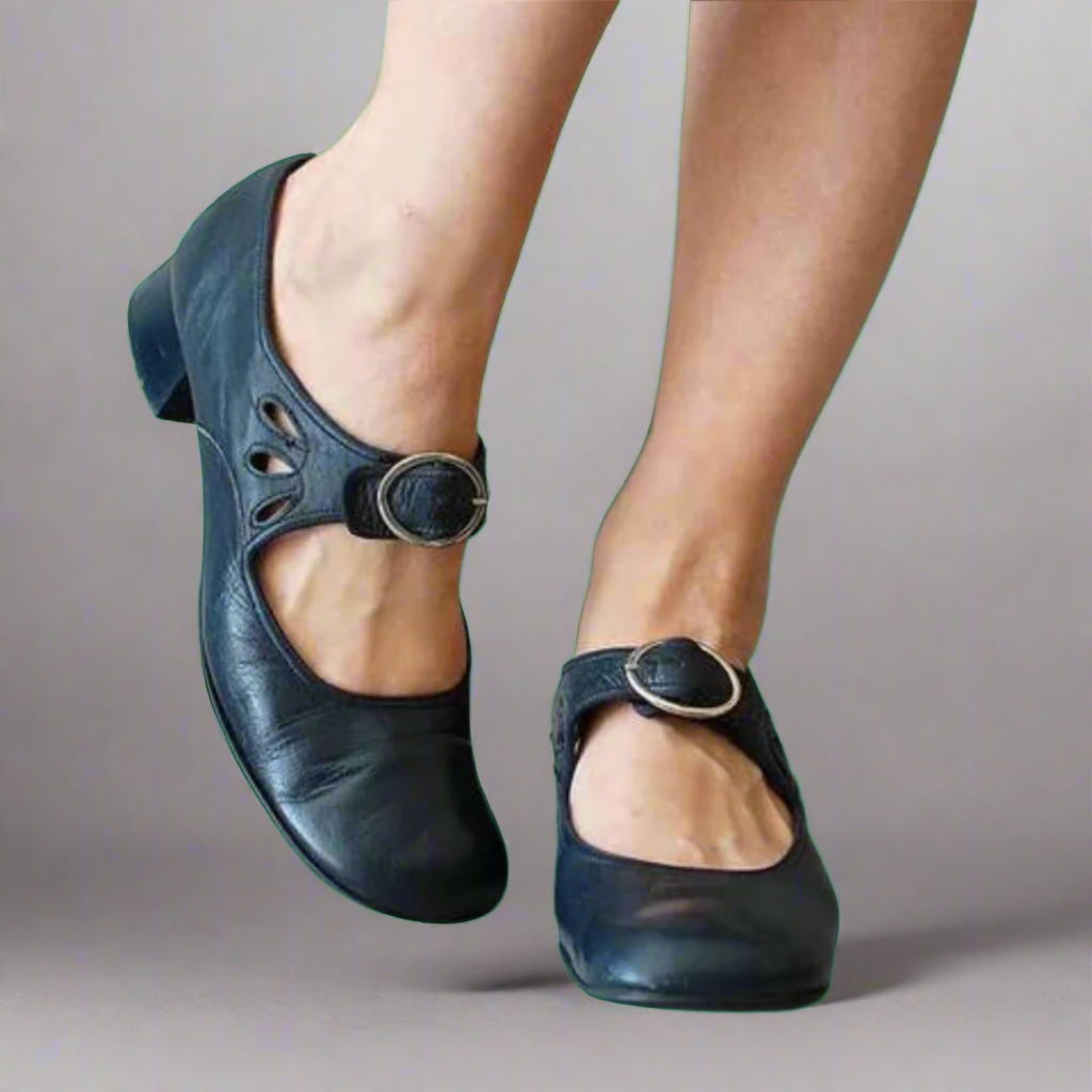 UV Viena™ – Cushioned Wedge Elegance